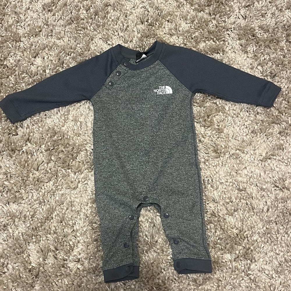 The North Face Gray & Charcoal Infant One-Piece Footie